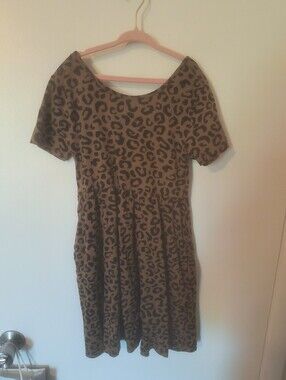 Old Navy Leopard-Print Short Sleeve Mini Dress in Brown and Black
